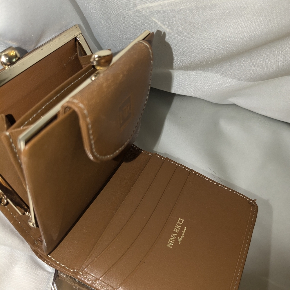 Nina Ricci Wallet - Picture 8 of 8